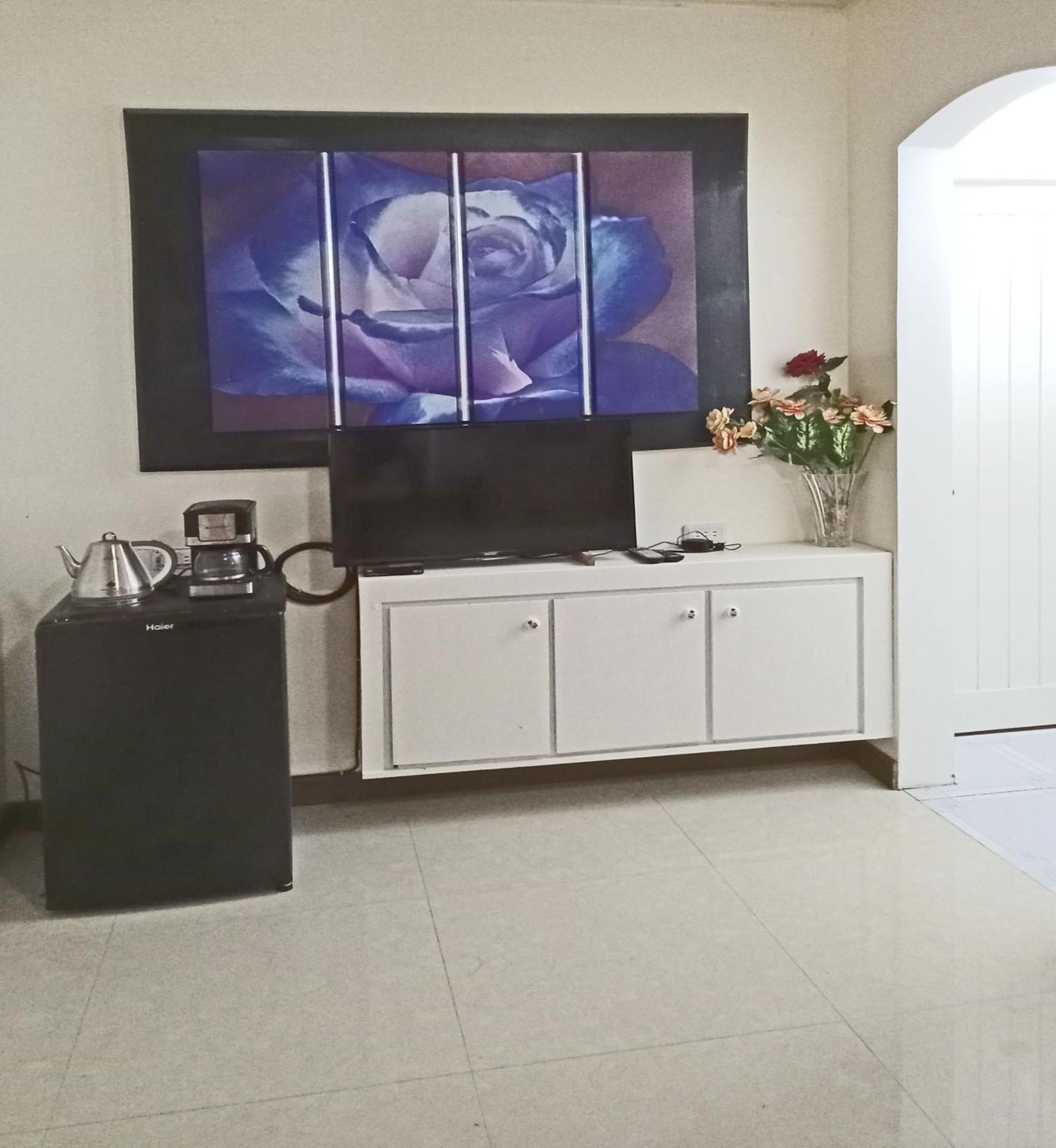 Leizel'S Bed & Breakfast Palompon 외부 사진